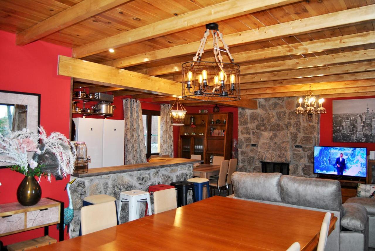 Complejo Casas Rurales Mansiones Y Villas Deluxe Collado Mediano 외부 사진
